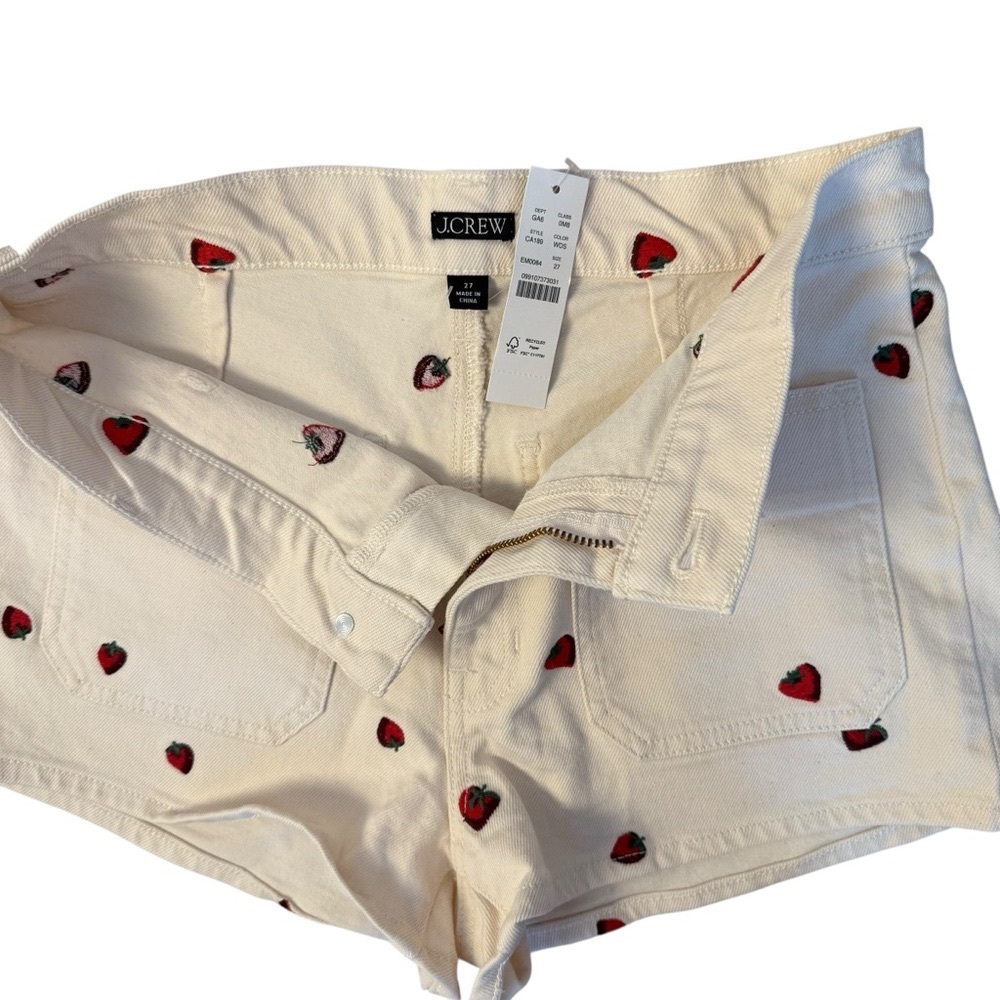 J.Crew New Mini 2” Denim Short in Embroidered Strawberries Ecru  Beach Boardwalk - Picture 3 of 8